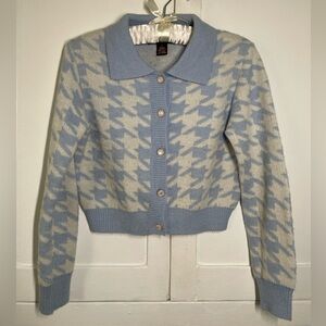 Blue and Cream Houndstooth Cardigan with pearl buttons